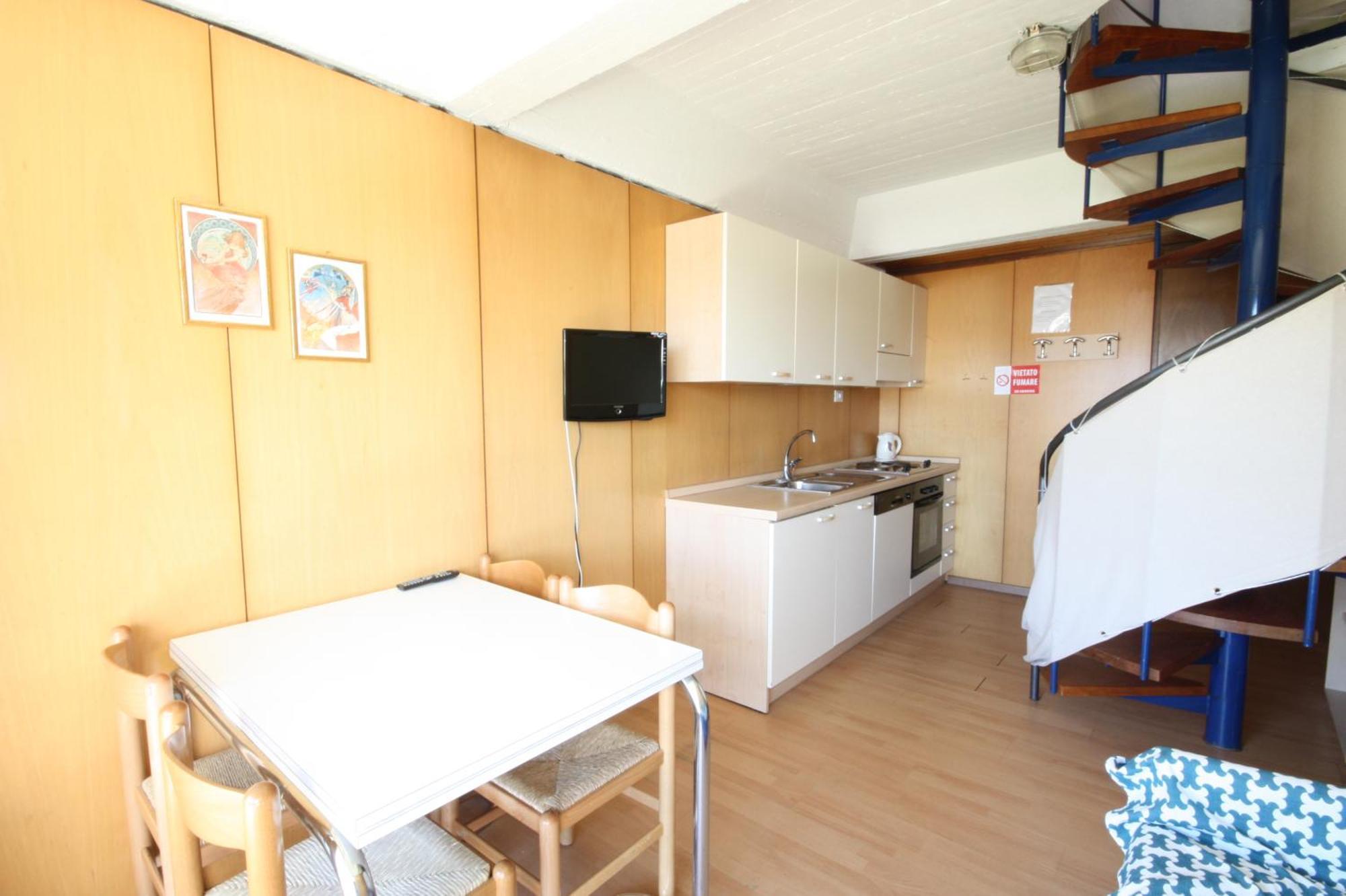 Marilleva 1400 Appartamenti Montana Room photo